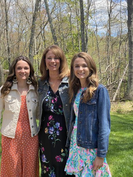 Retrouver Donna Mavromates