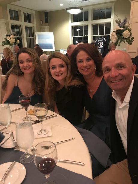 Retrouver Donna Mavromates