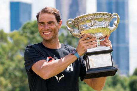 Rafael Nadal a remporté la finale de l'Open d'Australie après un match épique en cinq sets contre Daniil Medvedev 