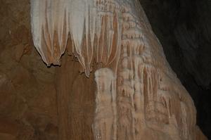 08-manambola-stalactites-stalagmites