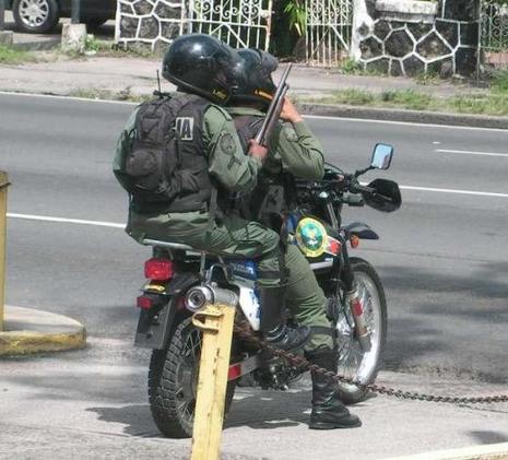 La policia... à moto