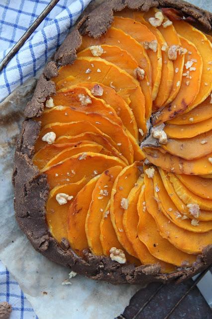 Cuillère et saladier : Tarte rustique butternut et noix