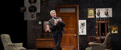 Harvey dans la mise en scène et les costumes de Laurent Pelly