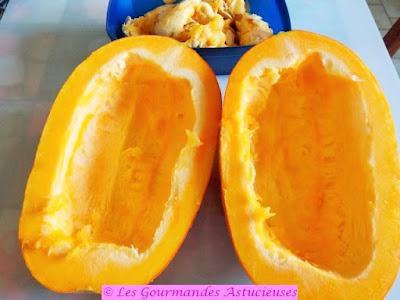 Courge-réceptacle pour accueillir des blettes et des pois cassés (Vegan)