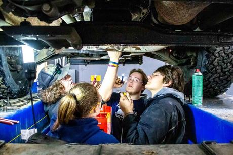 MACC: Diesel & Equipment Technology offre une expérience pratique ultime aux étudiants MACC: Diesel & Equipment Technology offre une expérience pratique ultime aux étudiants