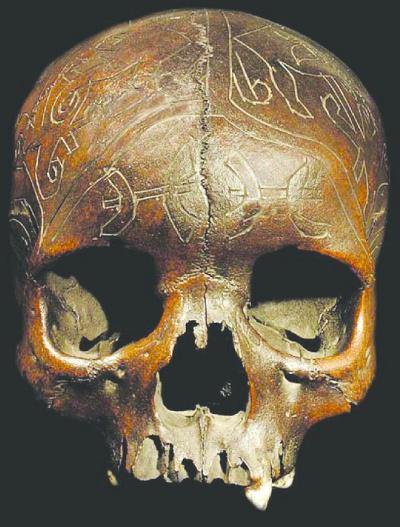 Dayak-carved-trophy-skull-400