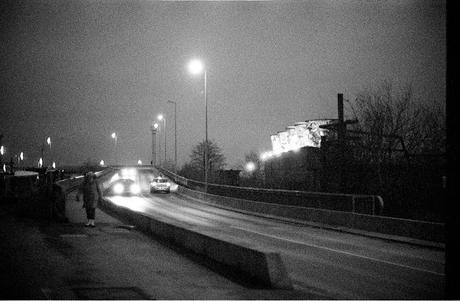 Adieu dans un murmure à peine esquissé Adieu dans un murmure à peine esquissé