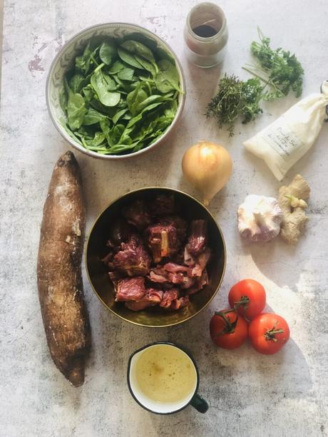 Le kat-kat manioc : Un ragout réconfortant mauricien de manioc, de brèdes et de viande !