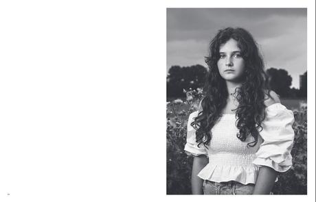 ROBIN DE PUY – DOWN BY THE WATER