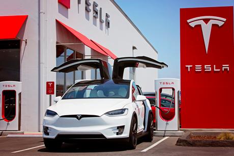 Combien coûte une voiture électrique Tesla ?