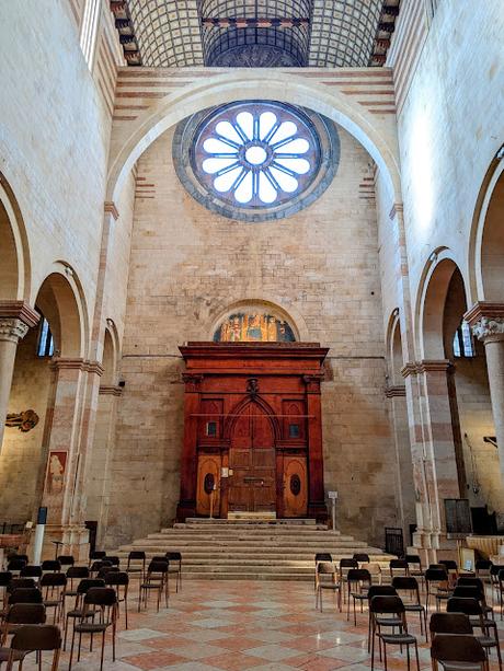 Verona — San Zeno — Fotoreportage / reportage photos — 38 Bilder / 38  photos