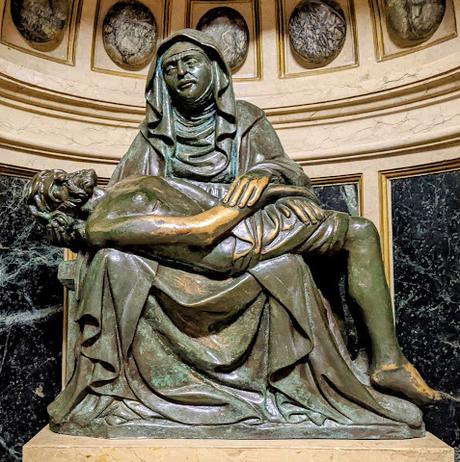 Spiazzi (Montebaldo)— Sanctuaire de la Madonne de la couronne /  Wallfahrtskirche della Corona — 24 Bilder / 24 photos