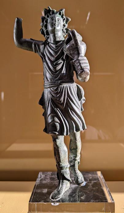 Théâtre romain et musée archéologique à Vérone — 16 pics — Römisches Theater und Archäologisches Museum in Verona