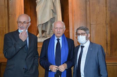 Devant l'Académie des Sciences morales et politiques : Le regard d'André Azoulay, conseiller du roi Mohamed VI, et juif en pays arabo-musulman Devant l'Académie des Sciences morales et politiques : Le regard d'André Azoulay, conseiller du roi Mohamed VI, et juif en pays arabo-musulman