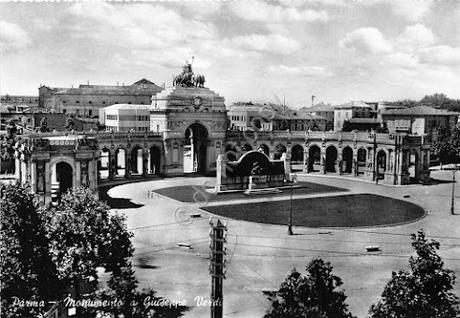 Parma — Le monument à Giuseppe Verdi / Giuseppe-Verdi-Denkmal