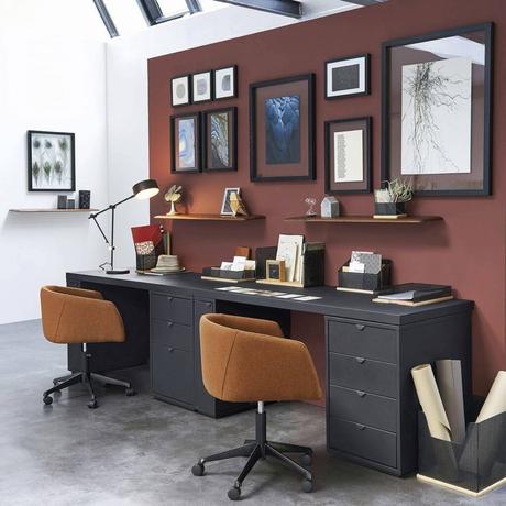 loft espace travail salon mur terracotta bureau double