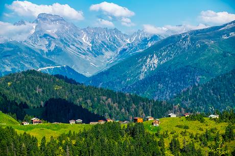 Découverte: les montagnes de Kaçkar accueillent les amateurs d’héli-ski