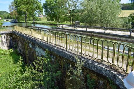 Le pont-canal de Pont-d'Ouche © French Moments