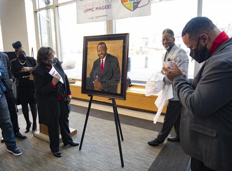 L’hôpital UPMC Magee-Womens dévoile le portrait d’un OB-GYN afro-américain influent