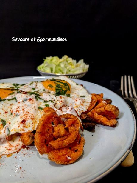 Patates douces fumées aux oeufs et aux amandes.