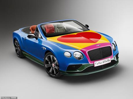 La première et la seule British Pop Art Bentley au monde est une version colorée de la voiture classique.  L'unique Continental GT V8 S Cabriolet qui est le résultat d'une collaboration entre Bentley Motors et le parrain du Pop Art britannique, Sir Peter Blake a été créé en 2016 et est estimé entre 300 000 et 400 000 £.