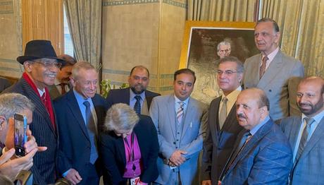 Le portrait de Jinnah installé au National Liberal Club de Londres Portrait de Jinnah installé au National Liberal Club de Londres