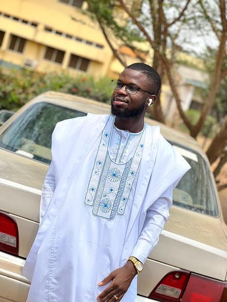 Akinola Abdulakeem également connu sous le nom d'Àgbà Akin