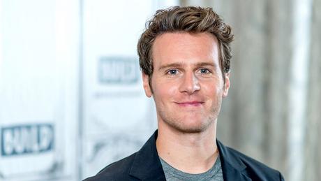 Jonathan Groff au casting de Knock at The Cabin de M. Night Shyamalan ? Jonathan Groff au casting de Knock at The Cabin de M. Night Shyamalan ?