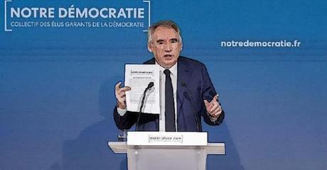 François Bayrou, le parrain de Marine Le Pen François Bayrou, le parrain de Marine Le Pen