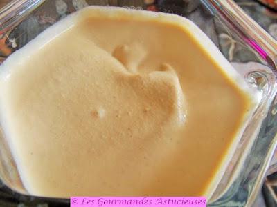 Assiette complète Vegan aux champignons, fleurs de choux, boulgour, oseille et houmous