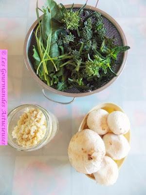 Assiette complète Vegan aux champignons, fleurs de choux, boulgour, oseille et houmous