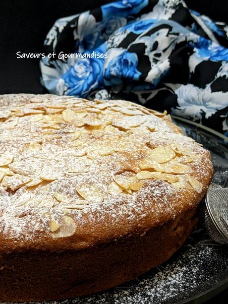 Gâteau aux pommes, mascarpone et amandes (recette très simple). Gâteau aux pommes, mascarpone et amandes (recette très simple).