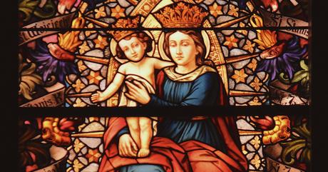 Pour Mariah Carey le titre de « Reine de Noël » revient uniquement à la Vierge Marie, Mère de Dieu