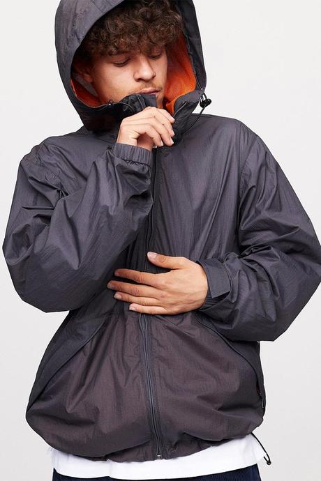 Pop Trading Company revient aux basiques avec sa collection SS22 Pop Trading Company revient aux basiques avec sa collection SS22