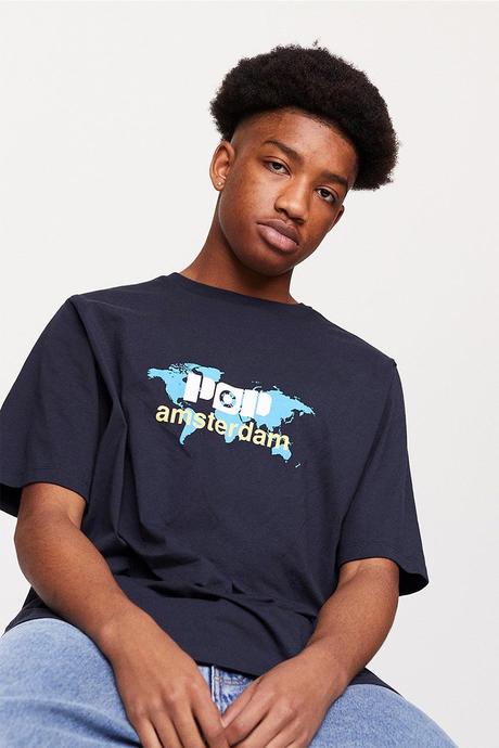 Pop Trading Company revient aux basiques avec sa collection SS22 Pop Trading Company revient aux basiques avec sa collection SS22