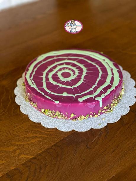 Entremets griotte et thé matcha comme au Japon. Entremets griotte et thé matcha comme au Japon.