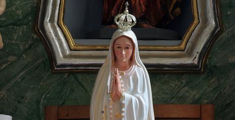 Notre Dame de Fatima nous a donné des panneaux indicateurs