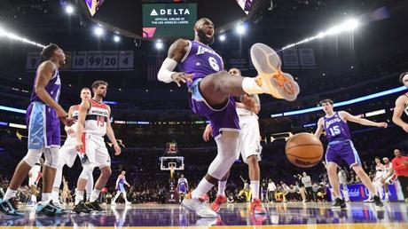 Comment LeBron James a canalisé le NBA Jam intérieur dans une explosion de 50 points contre les Wizards