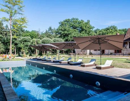 Nos meilleures idées d’hôtels pour un week end dans la nature ! piscine hotel Loire Valley Lodges