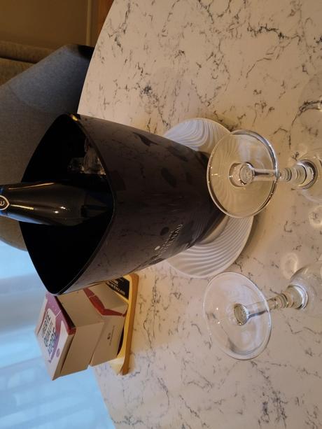 Le Claridge dévoile 21 nouvelles suites imaginées comme des appartements au chic très parisien, en plein cœur du Triangle d’Or