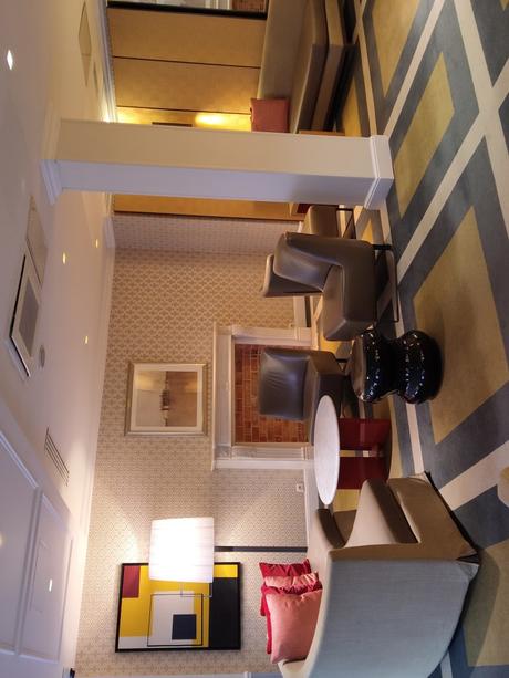 Le Claridge dévoile 21 nouvelles suites imaginées comme des appartements au chic très parisien, en plein cœur du Triangle d’Or