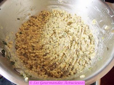 Quenelles lentilles-quinoa, écrasée d'orties et salade choux (Vegan) Quenelles lentilles-quinoa, écrasée d'orties et salade choux (Vegan)