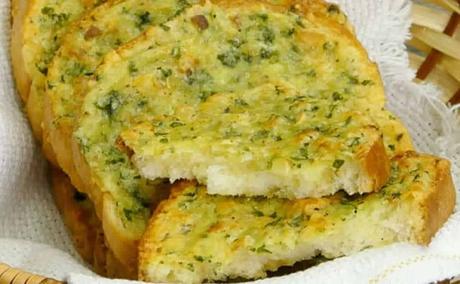 Pain à l’ail et au fromage au Thermomix : Parfait pour un apéro ! Pain à l'ail et au fromage au Thermomix : Parfait pour un apéro !