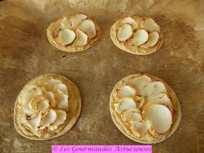 Tarte fine aux radis d'hiver et au houmous (Vegan)