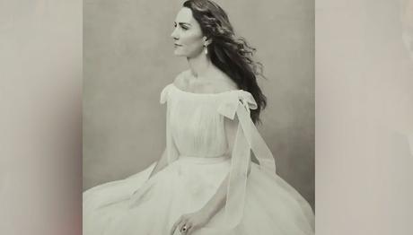 Les portraits d’anniversaire de la duchesse de Cambridge sont exposés au public Kate Middleton honorée par la reine : les portraits d'anniversaire de la duchesse de Cambridge sont exposés au public