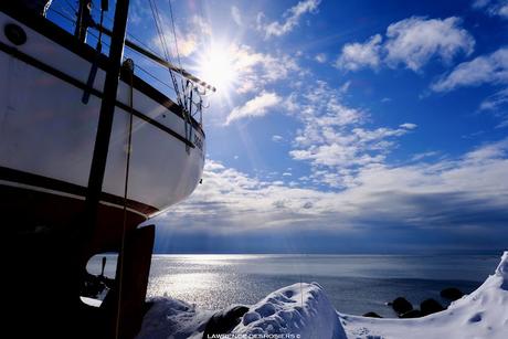 Fesse de bateau, étoile et bord de mer… #Couleur #NoirEtBlanc