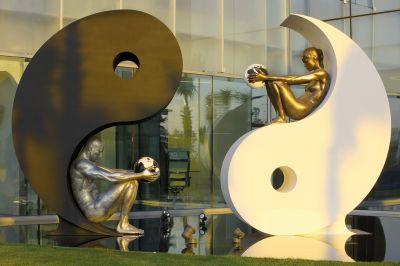 Sculptures d'art public de Lorenzo Quinn
