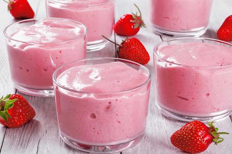 Mousse à la banane et aux fraises au Thermomix : Rapide, facile et délicieuse ! Mousse à la banane et aux fraises au Thermomix : Rapide, facile et délicieuse !