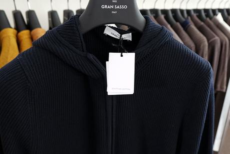 Gran Sasso, collection Printemps-Été 2022 Maglificio Gran Sasso, collection Printemps-Eté 2022 : sweater, hoodie.