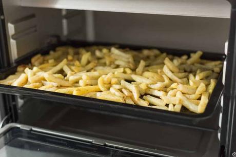 Les frites au four au Thermomix, allégées et croustillantes Les frites au four au Thermomix, allégées et croustillantes
